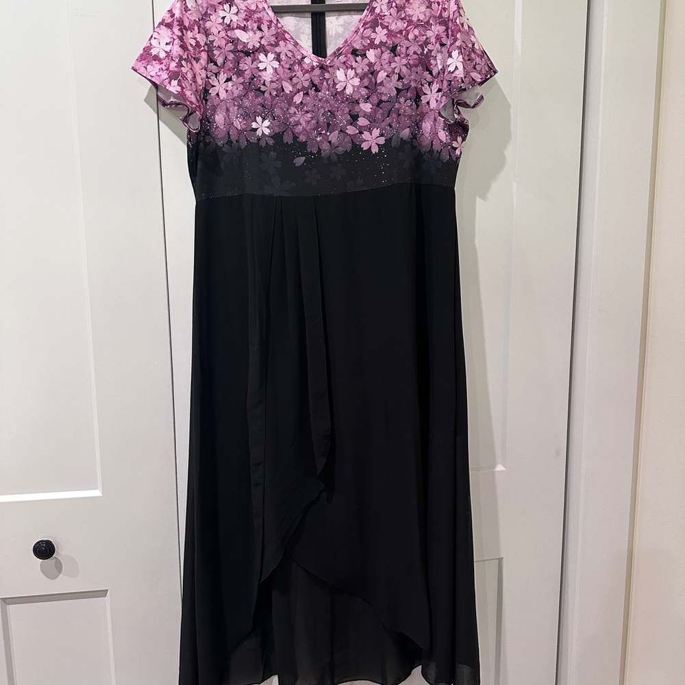 Elegant Floral Midi Dress in Purple and Black
